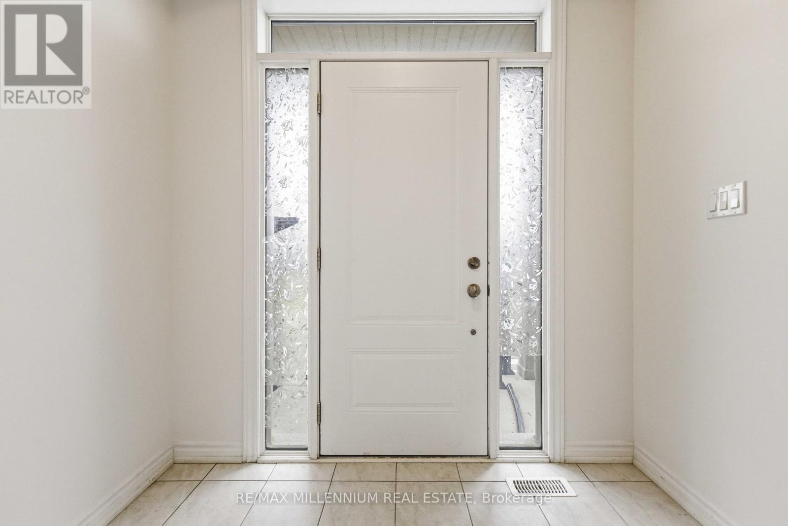 775 Chinook Path Property Photo 4