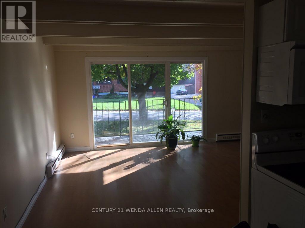 558 Lansdowne Drive Property Photo 3