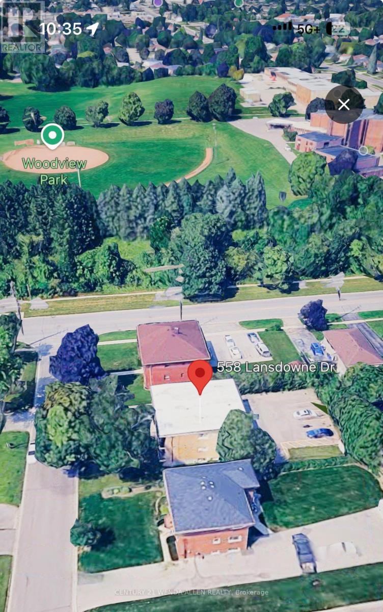 558 Lansdowne Drive Property Photo 10