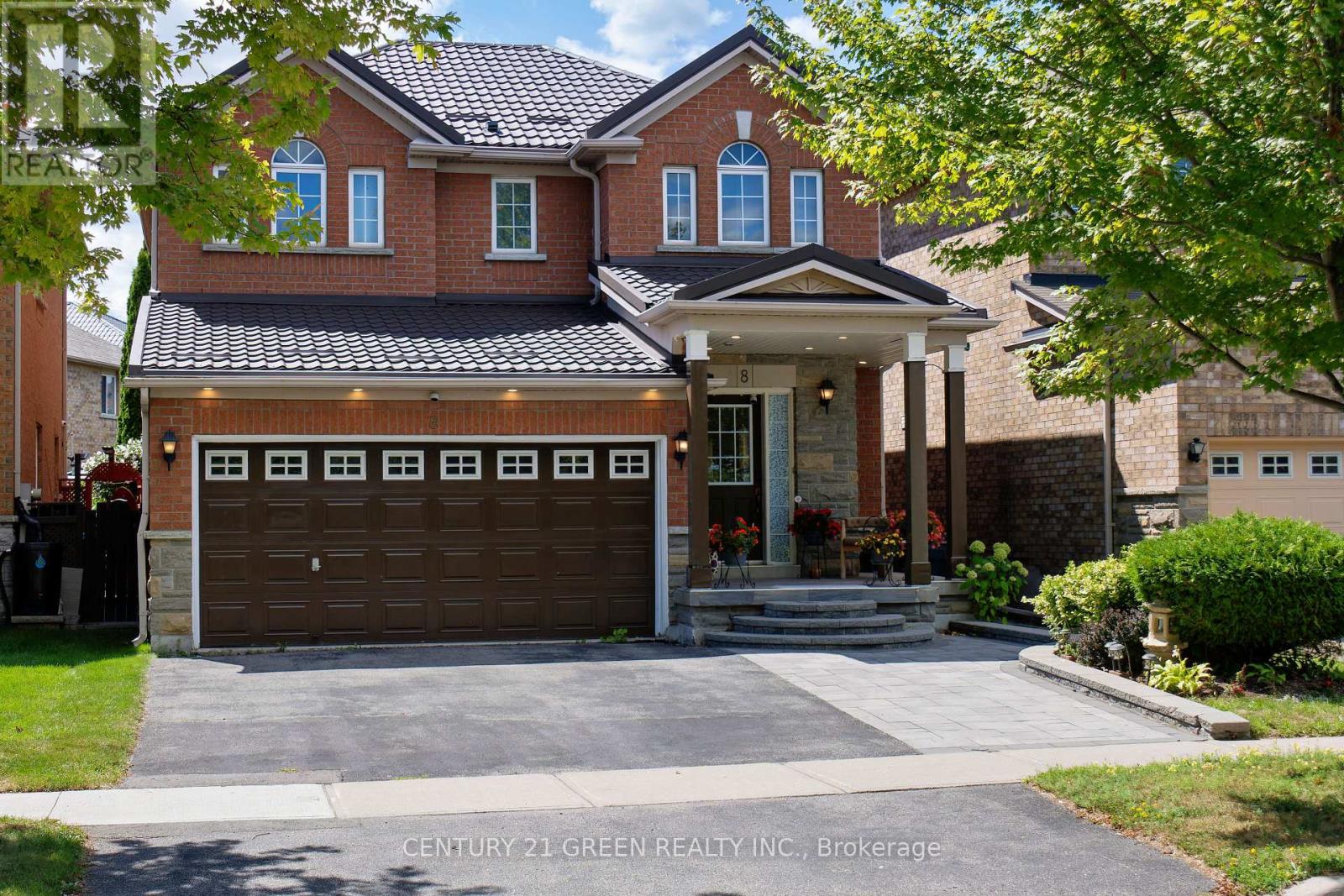 8 Lampman Drive Property Photo 1