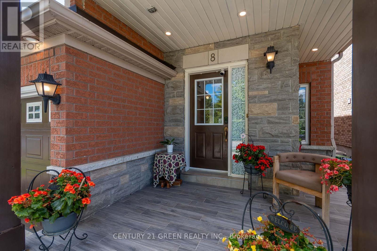 8 Lampman Drive Property Photo 5