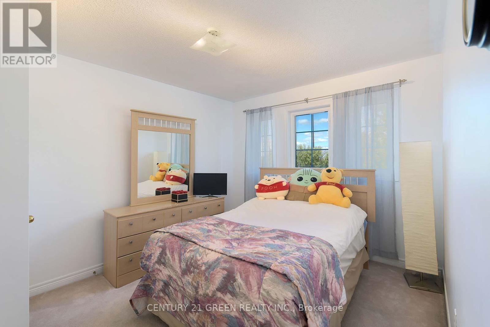 8 Lampman Drive Property Photo 22