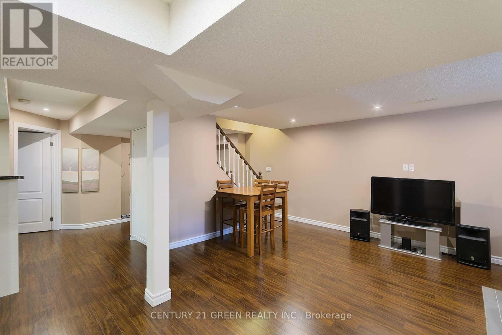 8 Lampman Drive Property Photo 25