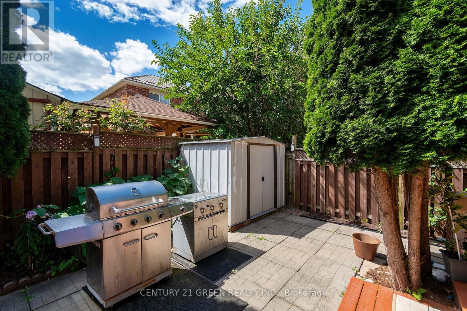 8 Lampman Drive Property Photo 30