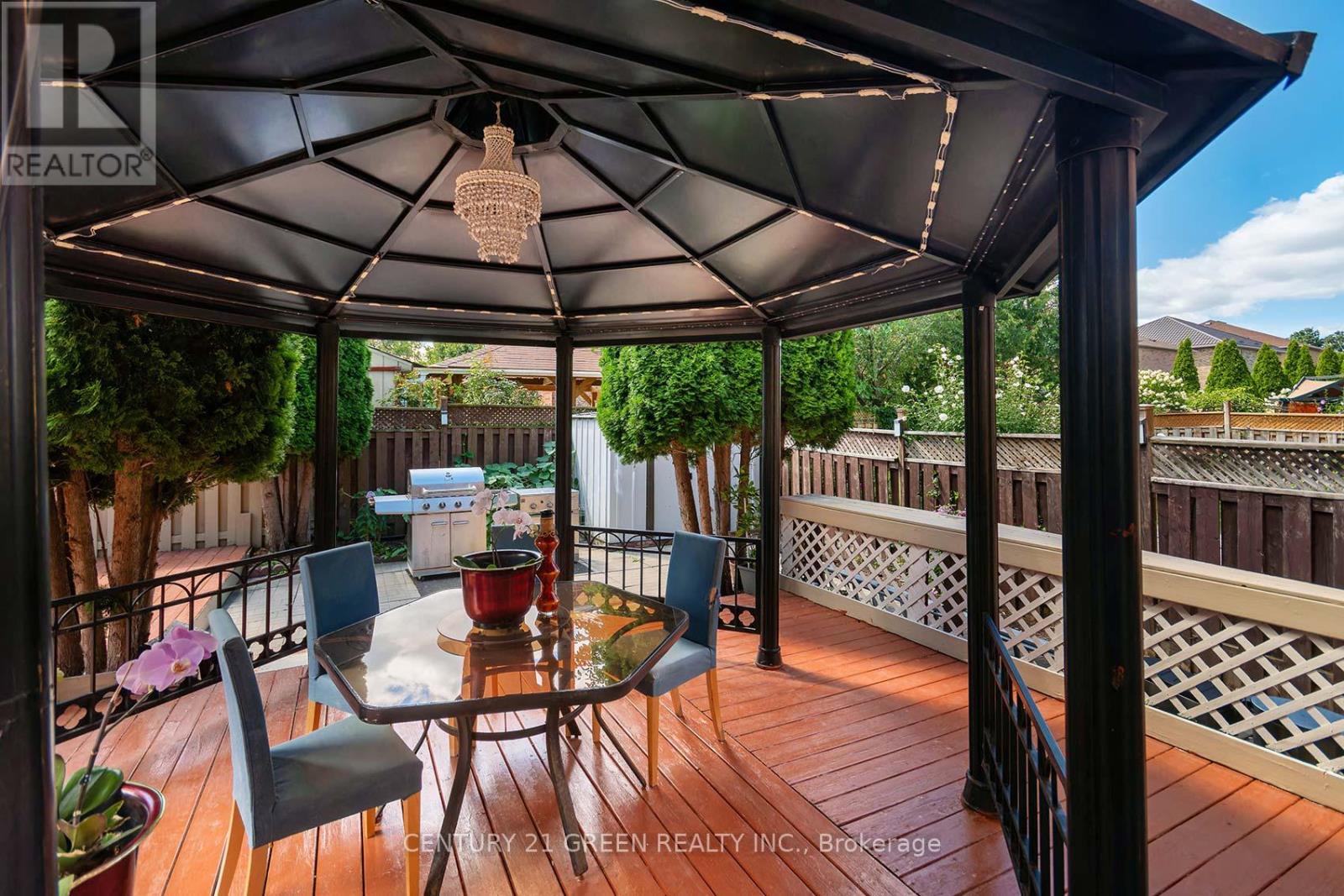 8 Lampman Drive Property Photo 31