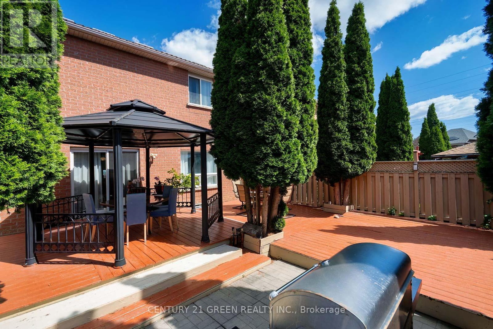 8 Lampman Drive Property Photo 33