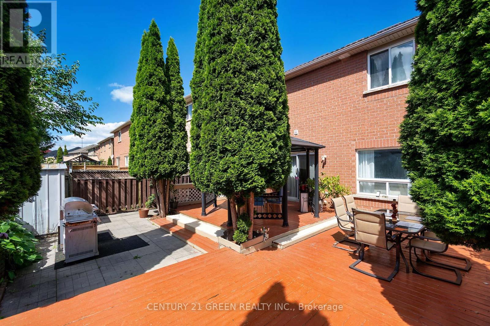 8 Lampman Drive Property Photo 35