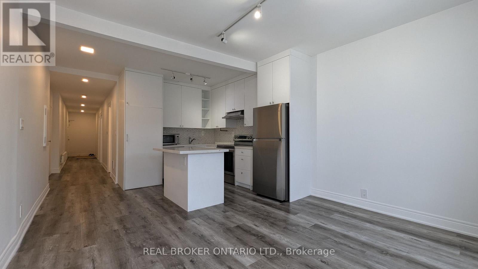 4 - 2199 GERRARD STREET E