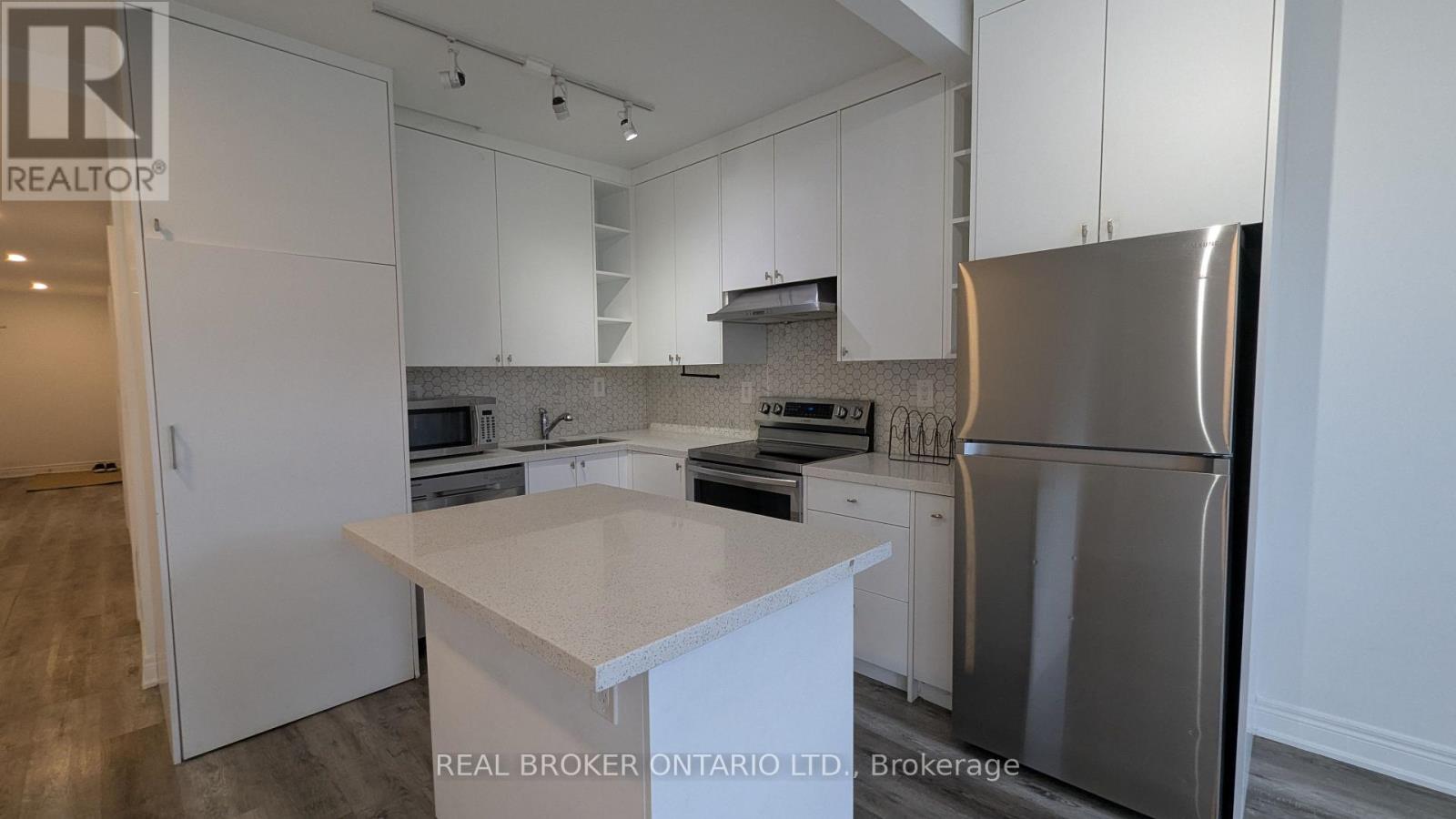 4 - 2199 Gerrard Street E Property Photo 3