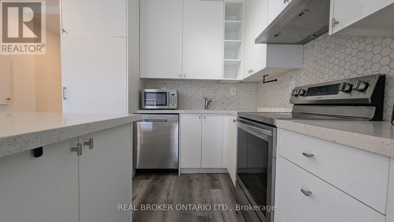 4 - 2199 Gerrard Street E Property Photo 4