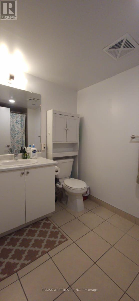 426 - 8 Trent Avenue Property Photo 25
