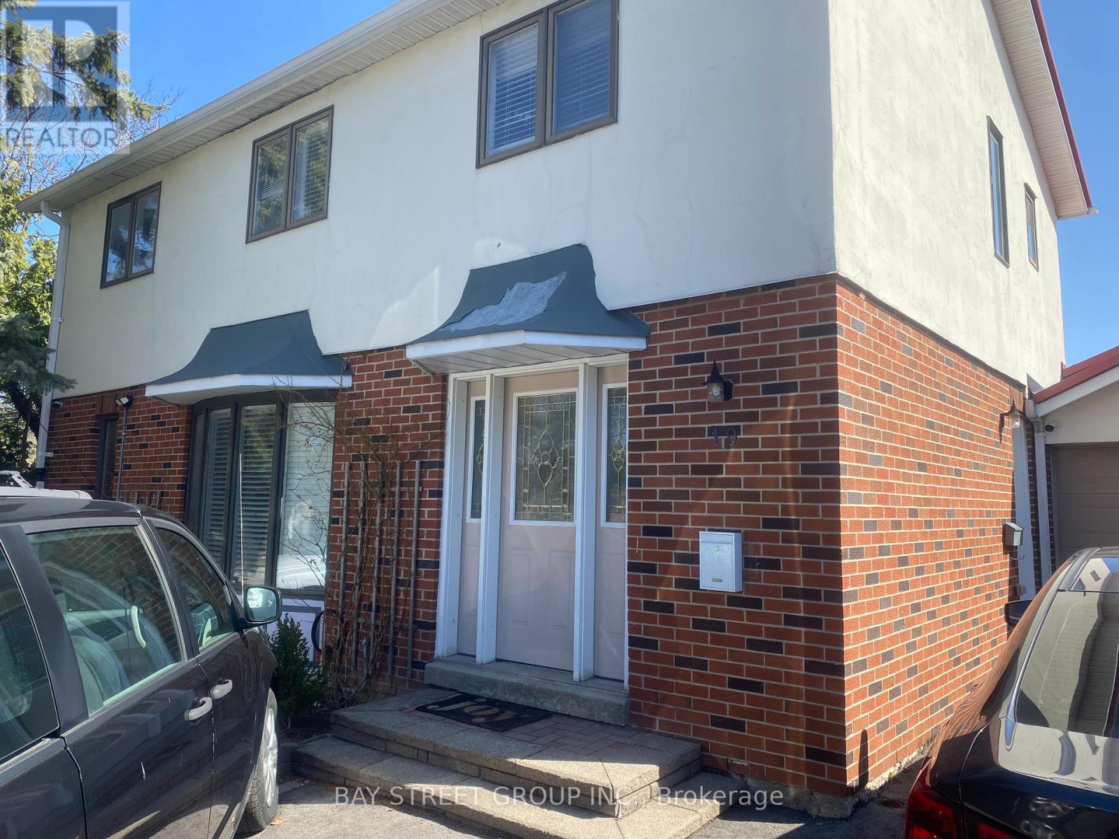 3 - 19 DUNSFOLD DRIVE