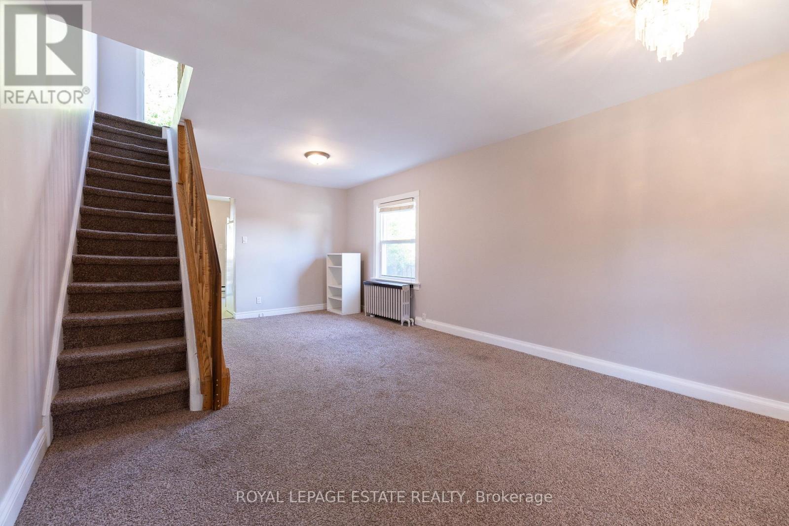 326 Monarch Park Avenue Property Photo 3