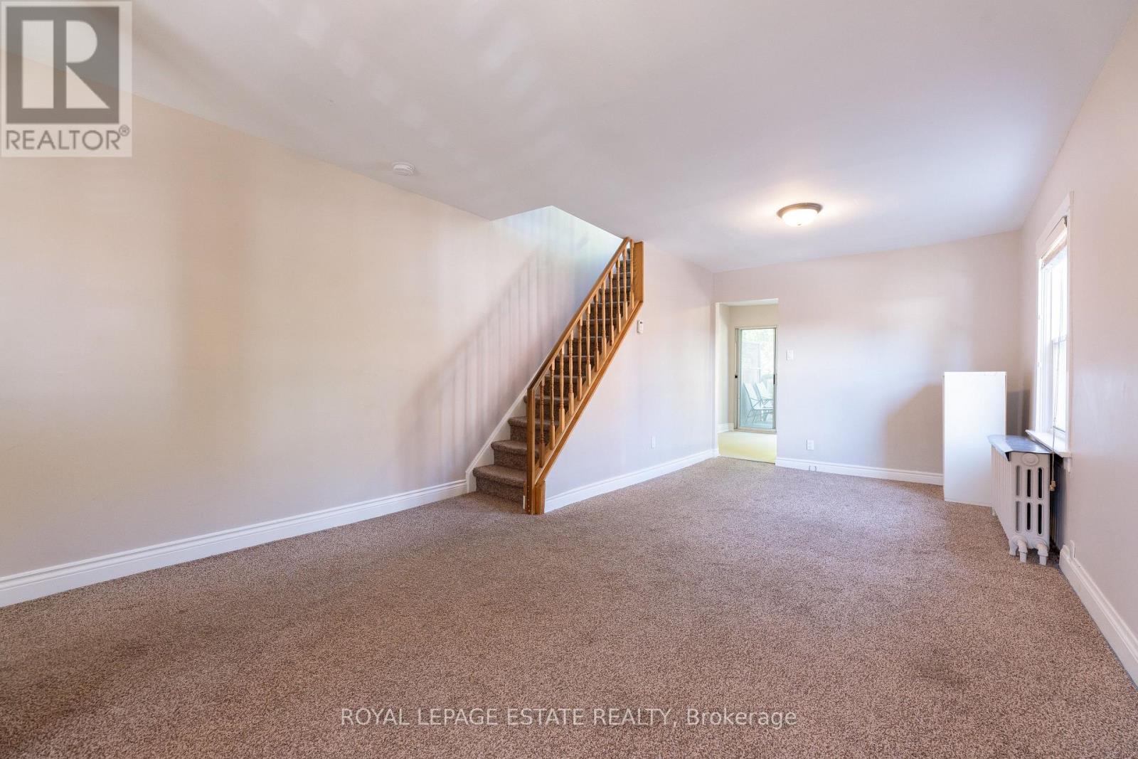 326 Monarch Park Avenue Property Photo 4