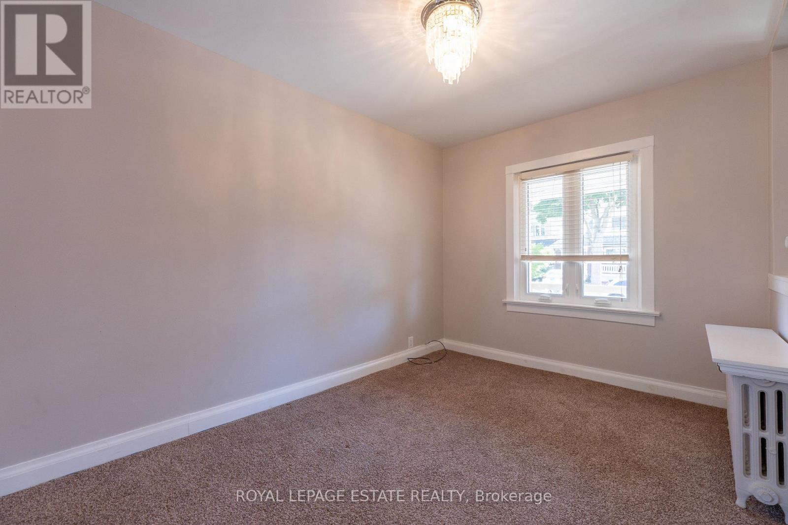 326 Monarch Park Avenue Property Photo 6