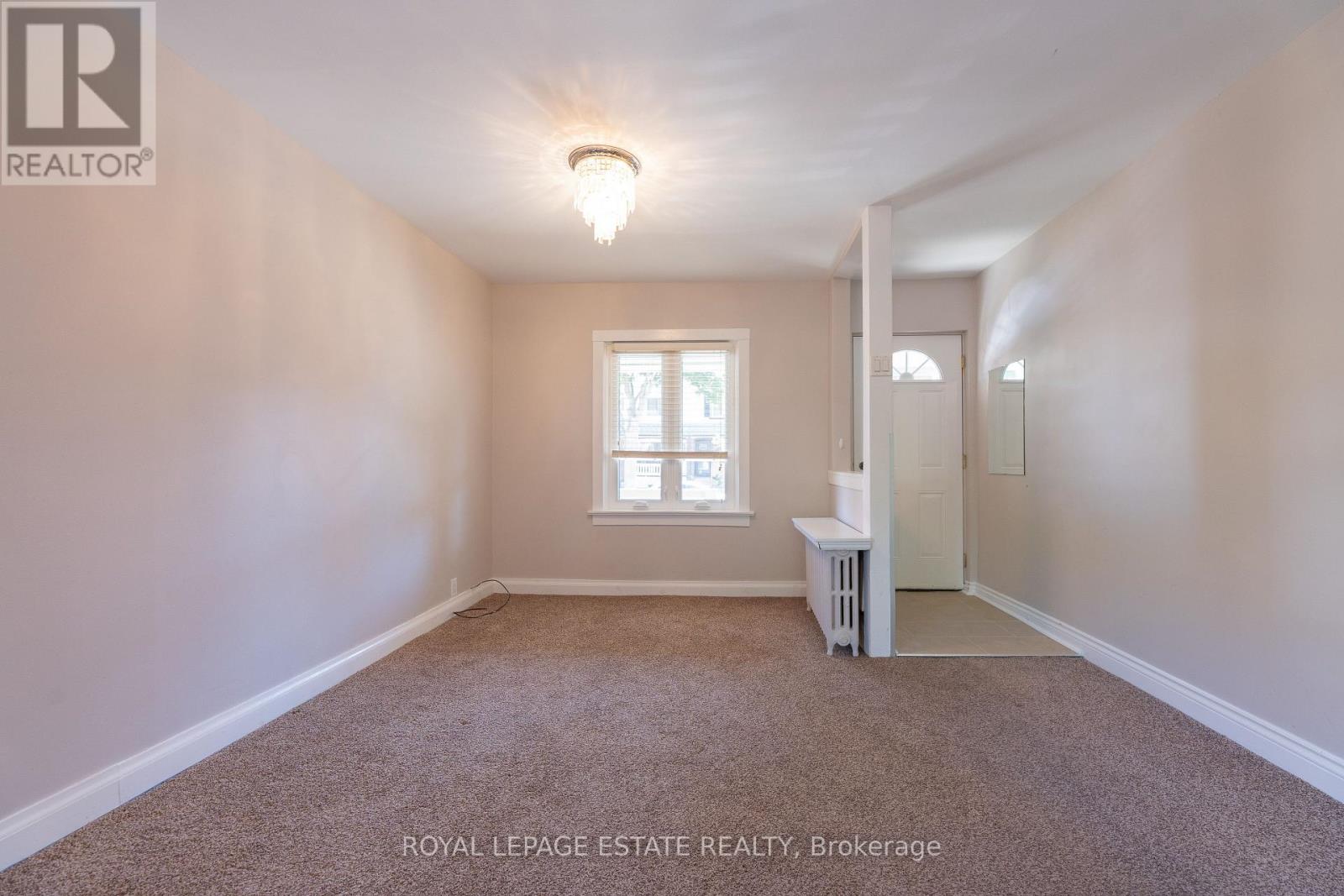 326 Monarch Park Avenue Property Photo 8
