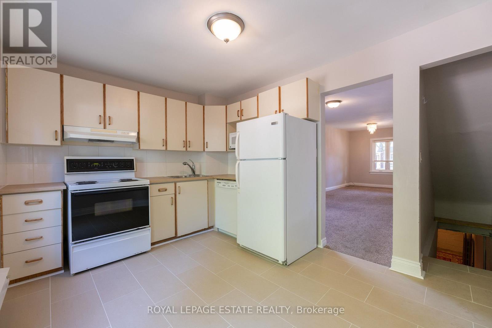 326 Monarch Park Avenue Property Photo 11