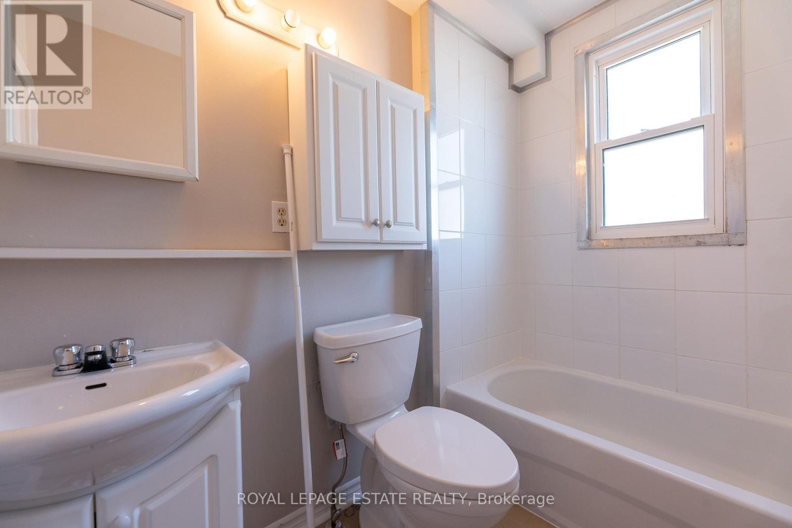 326 Monarch Park Avenue Property Photo 13