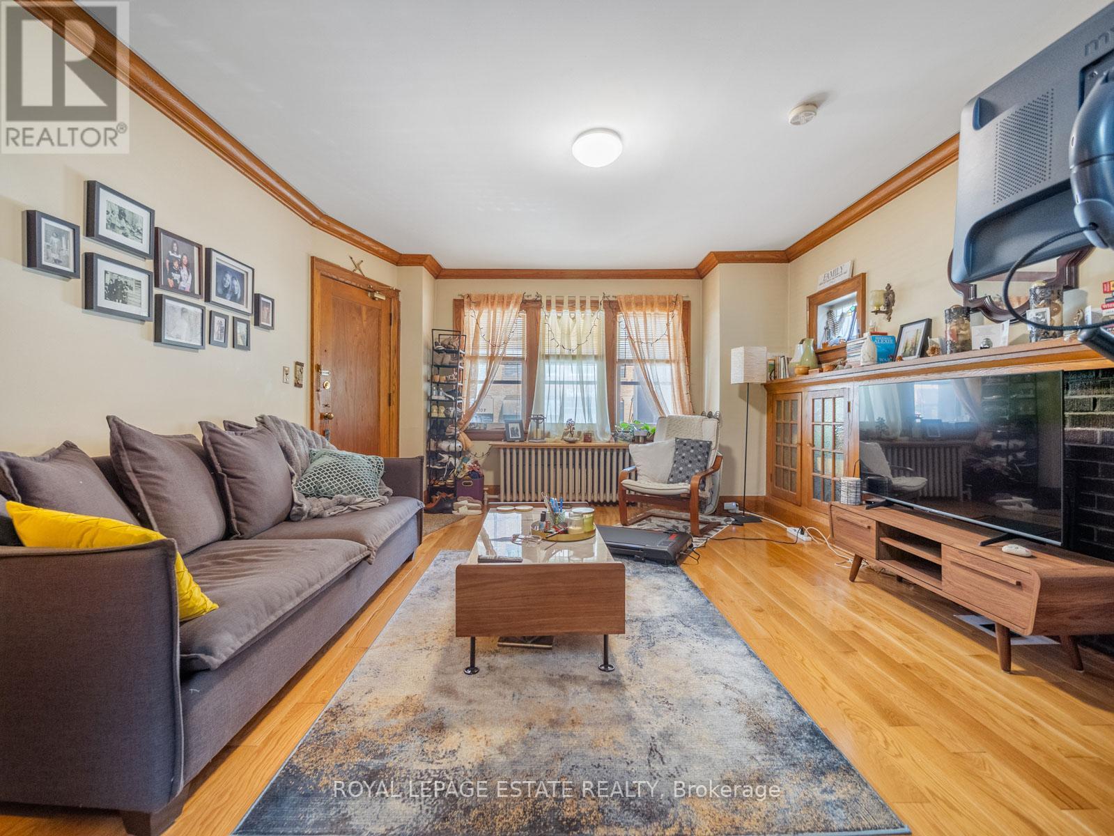2275 Queen Street E Property Photo 8