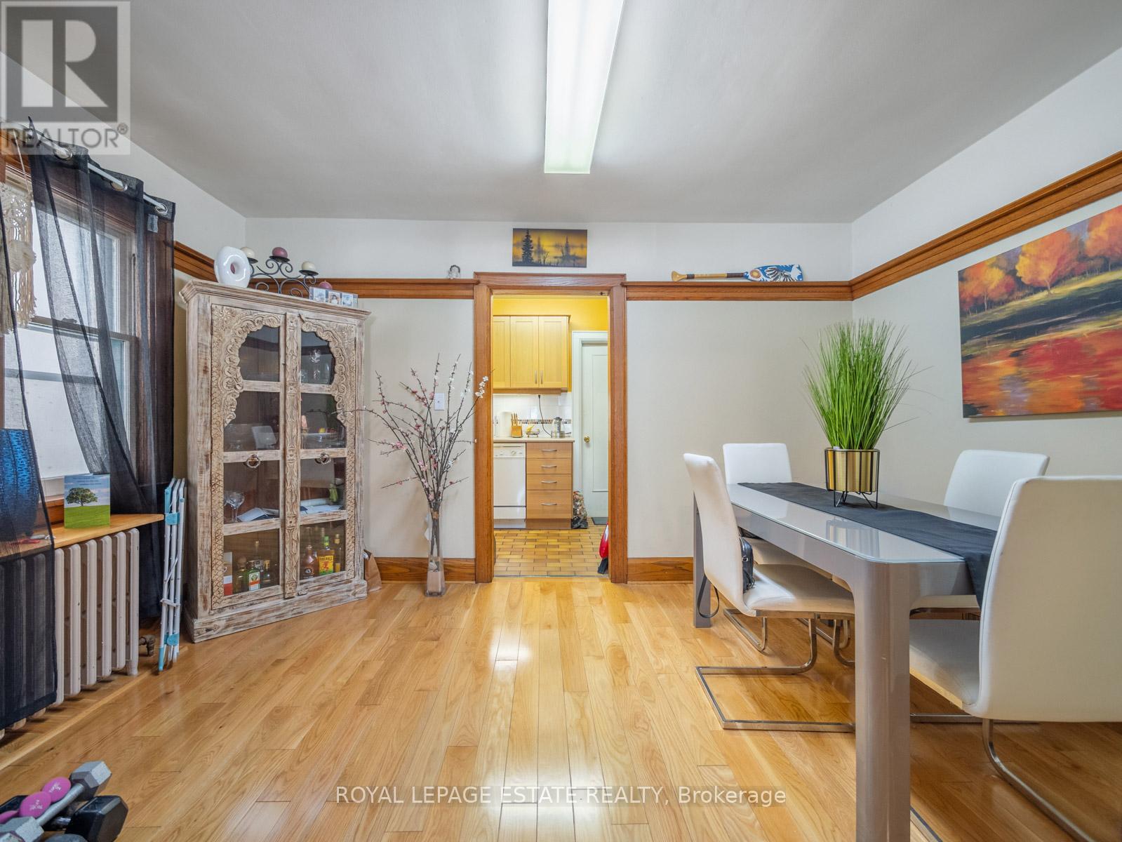 2275 Queen Street E Property Photo 9