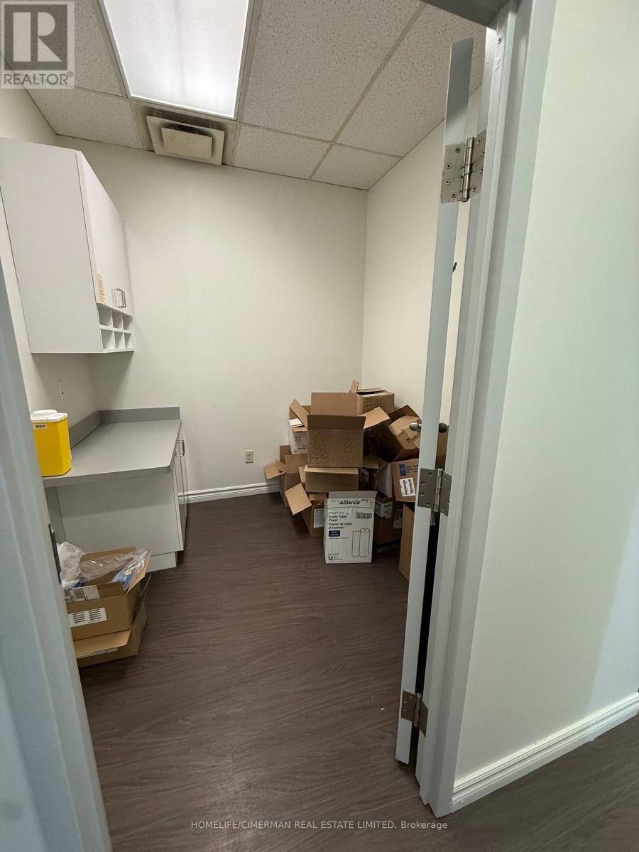 308 - 2130 Lawrence Avenue E Property Photo 9