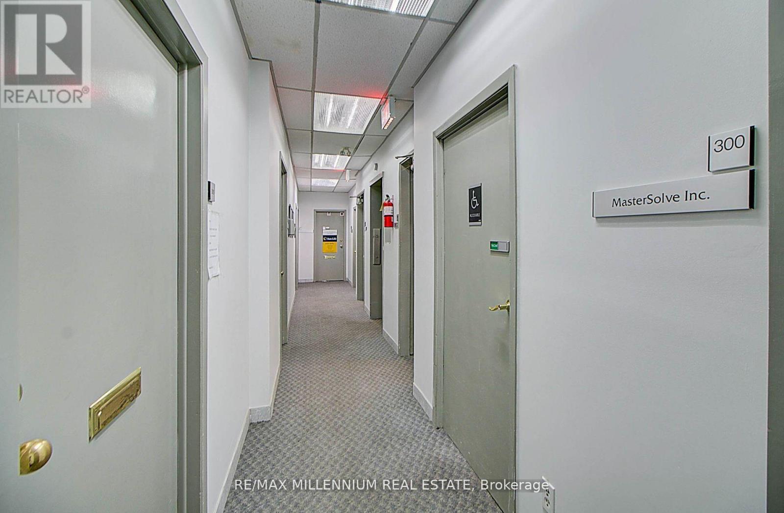 302 - 101 Dundas Street W Property Photo 2
