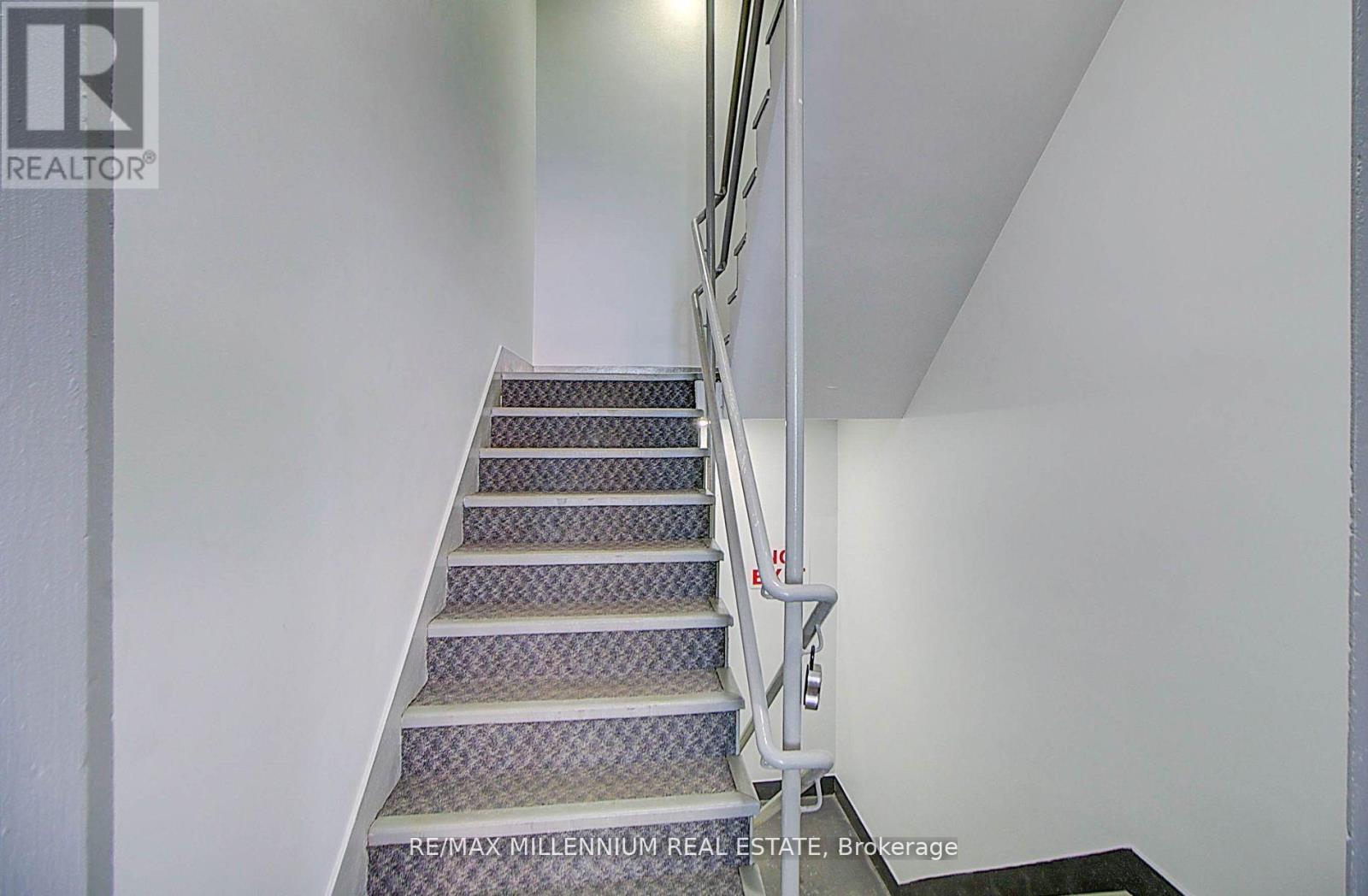 302 - 101 Dundas Street W Property Photo 3