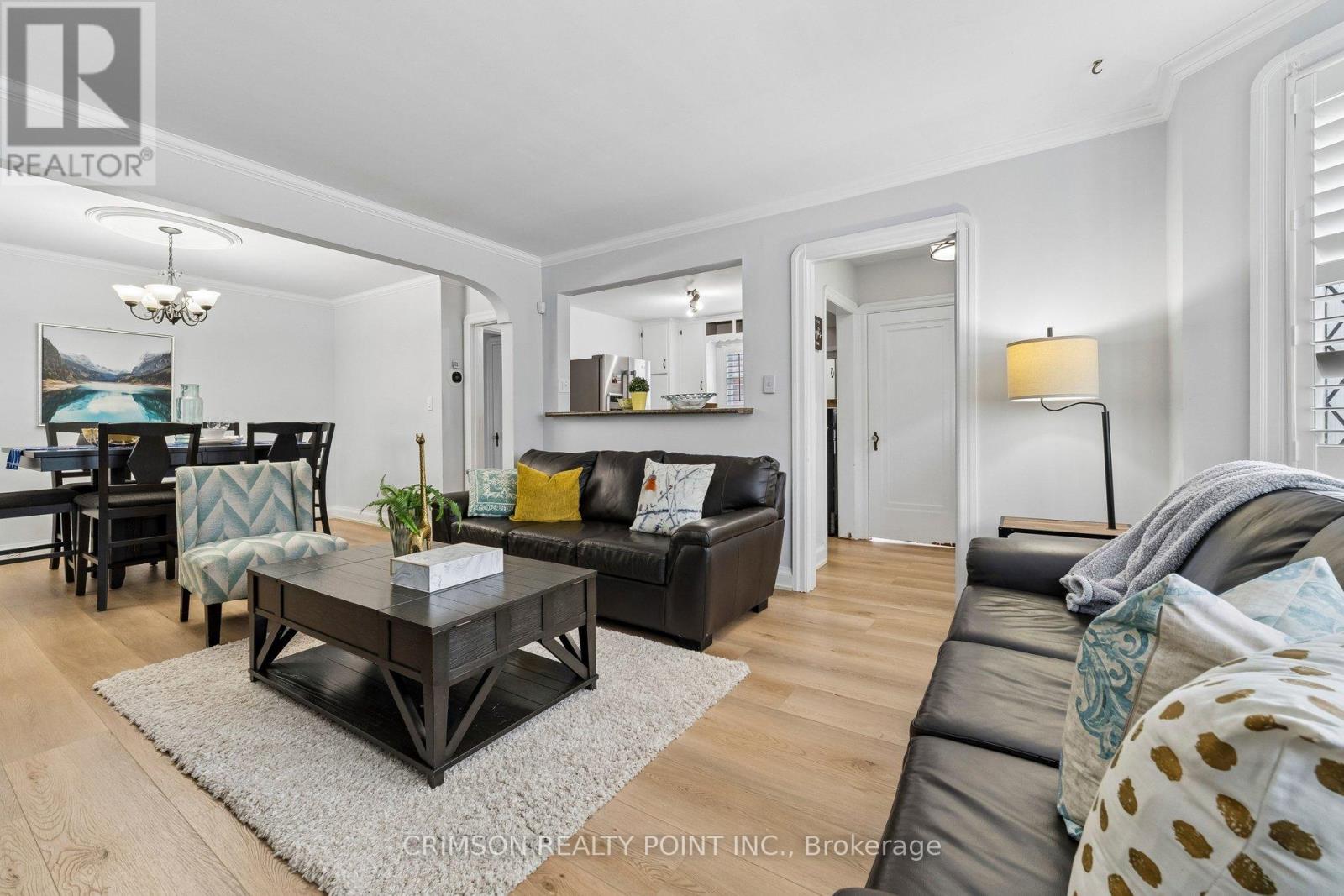 503 Athol Street E Property Photo 8