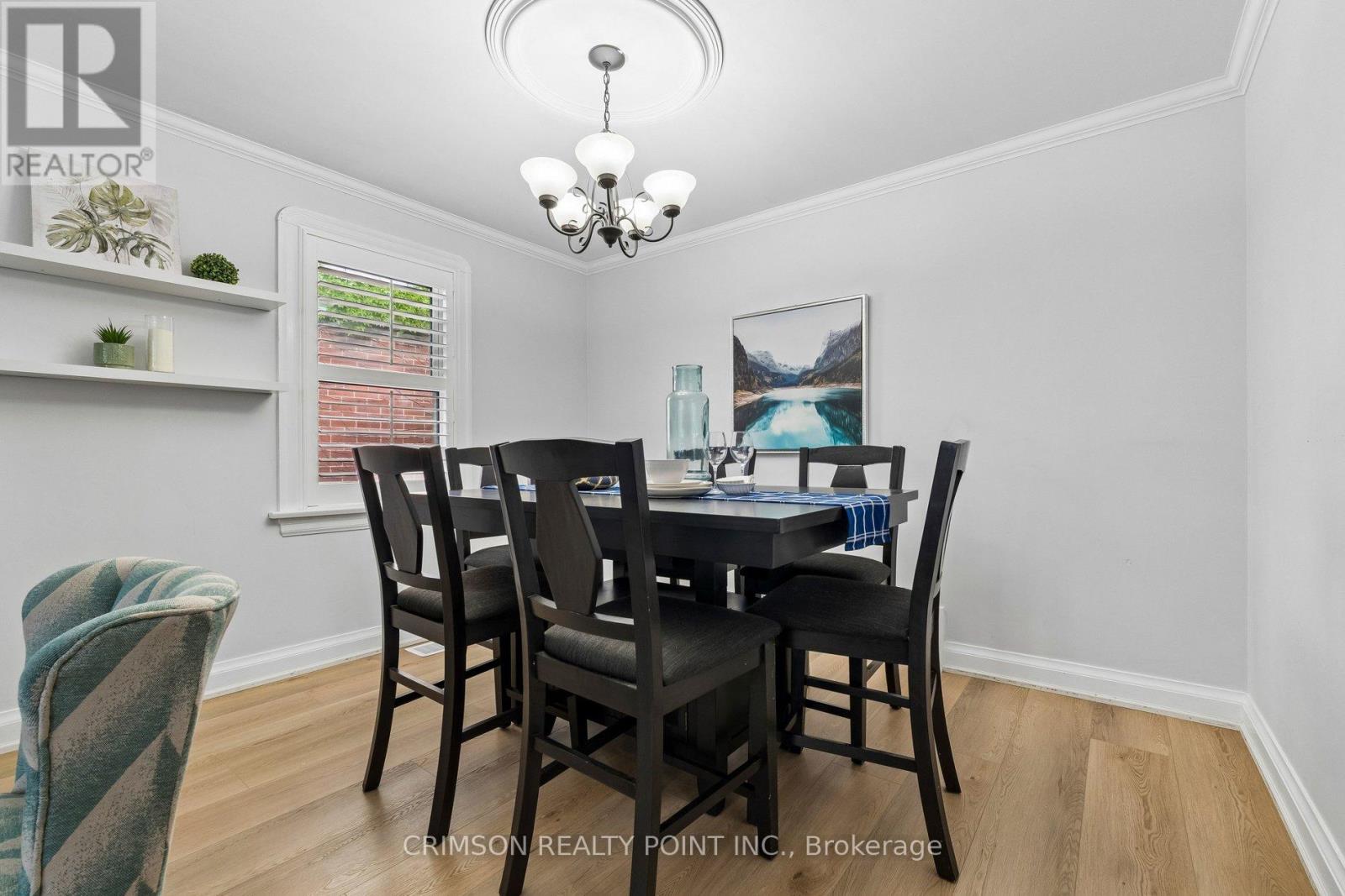 503 Athol Street E Property Photo 10