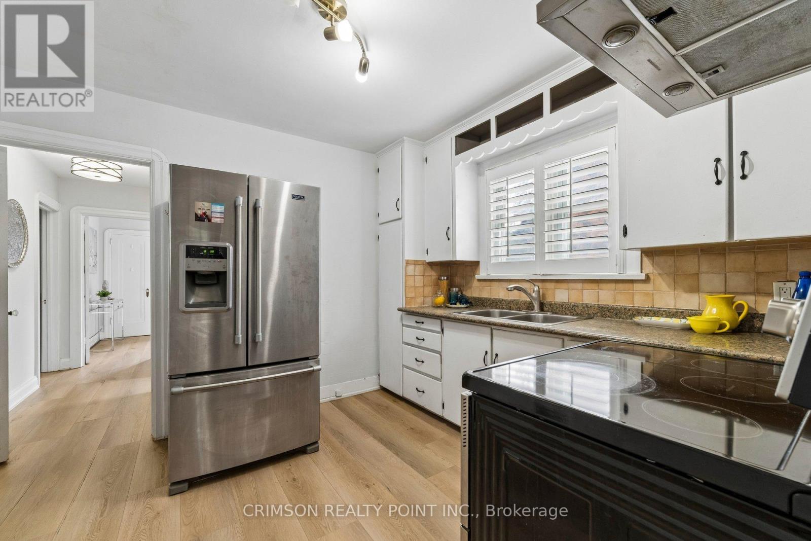 503 Athol Street E Property Photo 15