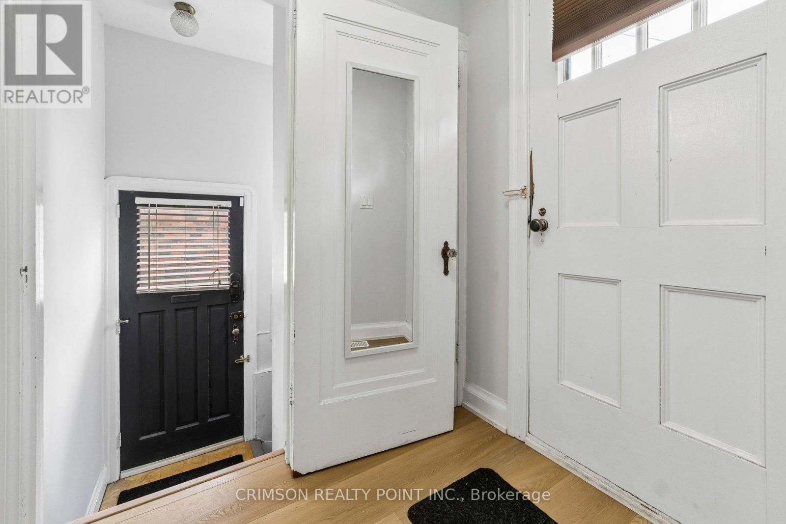 503 Athol Street E Property Photo 33