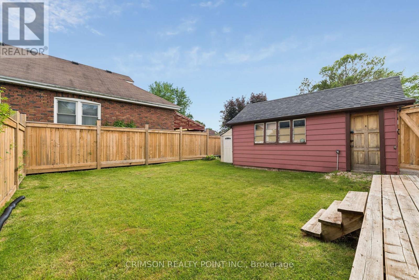 503 Athol Street E Property Photo 44