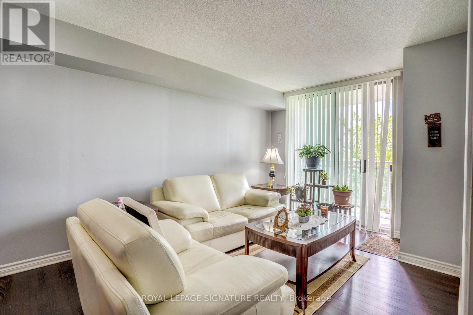 3m - 8 Rosebank Drive Property Photo 9