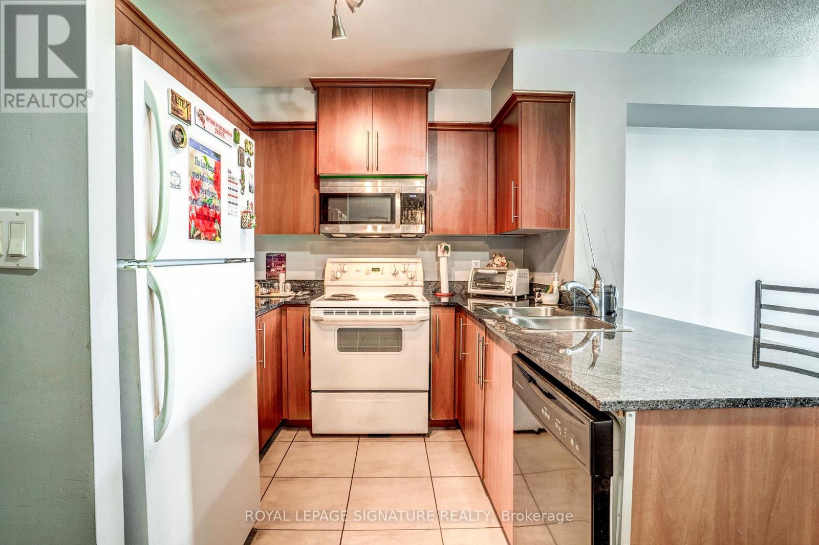 3m - 8 Rosebank Drive Property Photo 16
