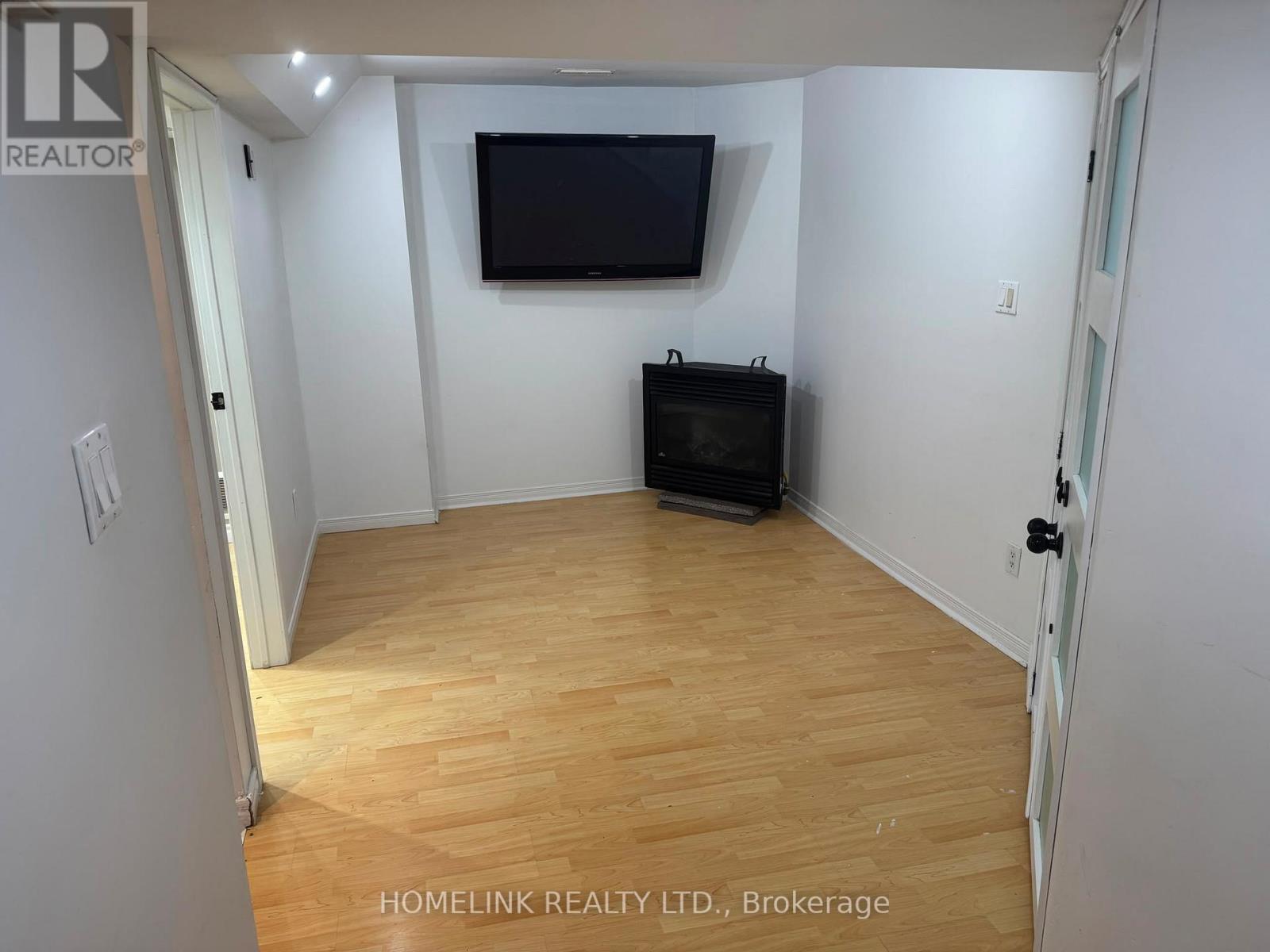 1115 Silverfox Court Property Photo 7