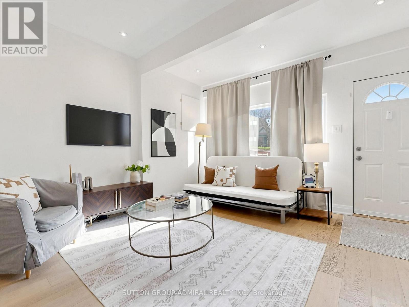 275 Victoria Park Avenue Property Photo 2