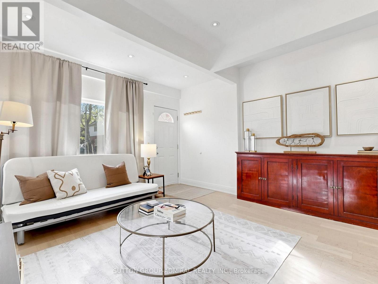275 Victoria Park Avenue Property Photo 3
