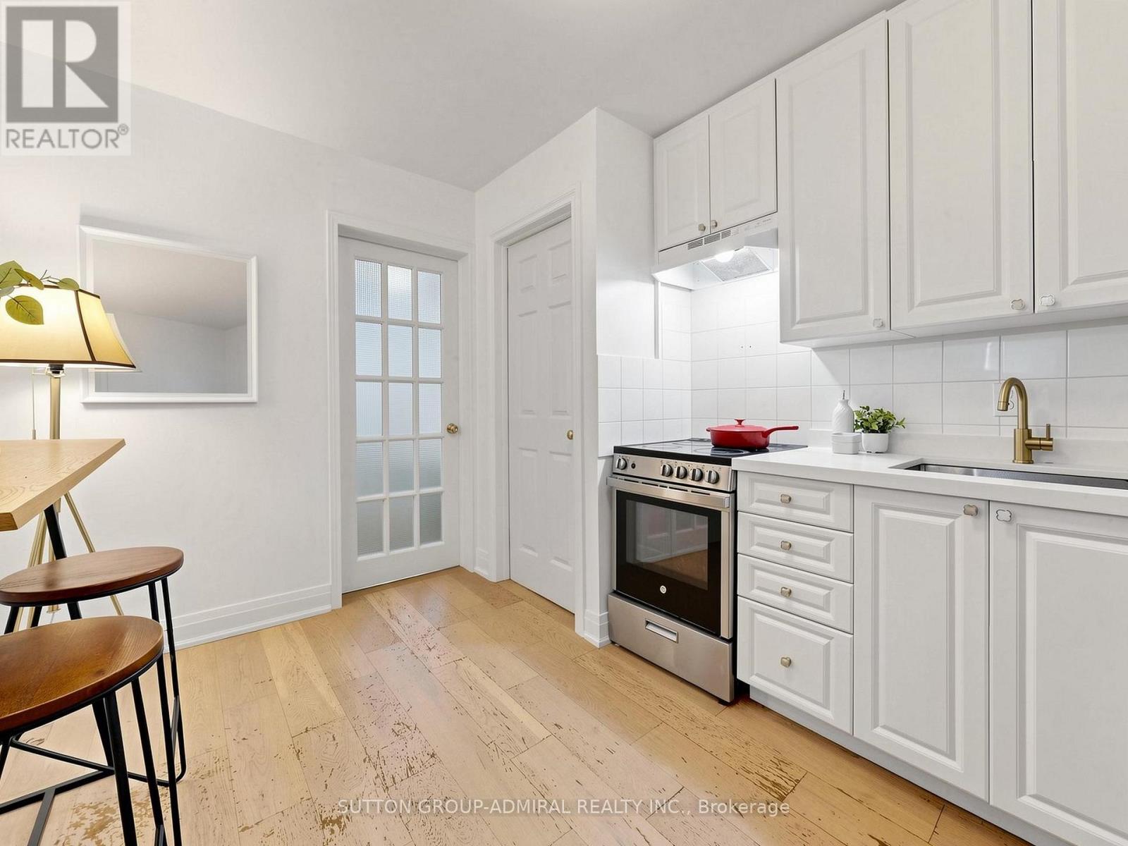 275 Victoria Park Avenue Property Photo 16