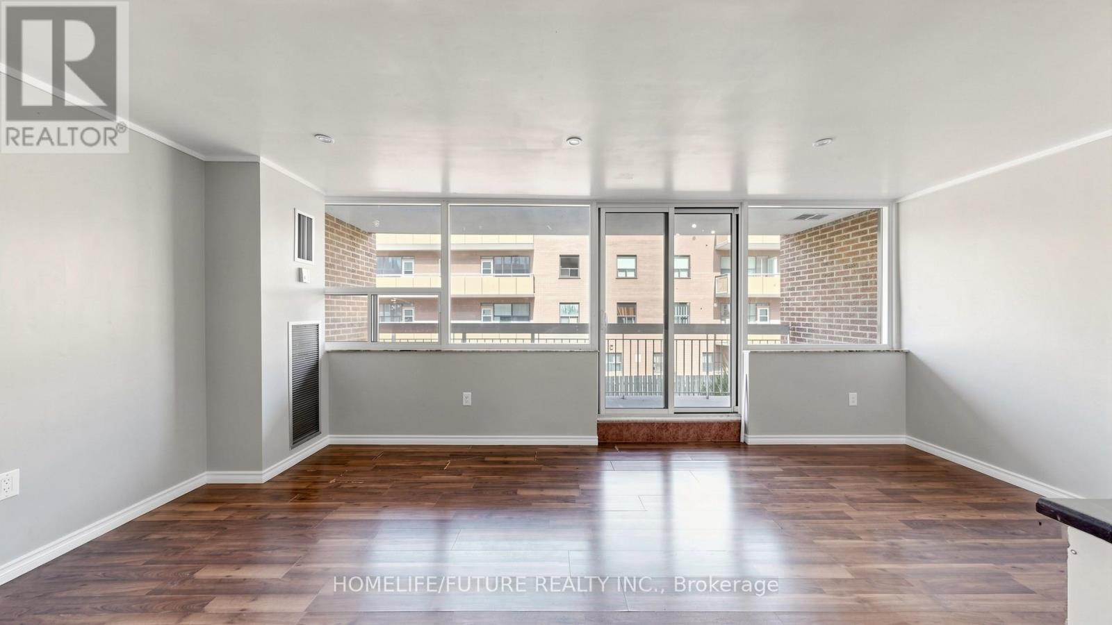 204 - 4060 Lawrence Avenue E Property Photo 11