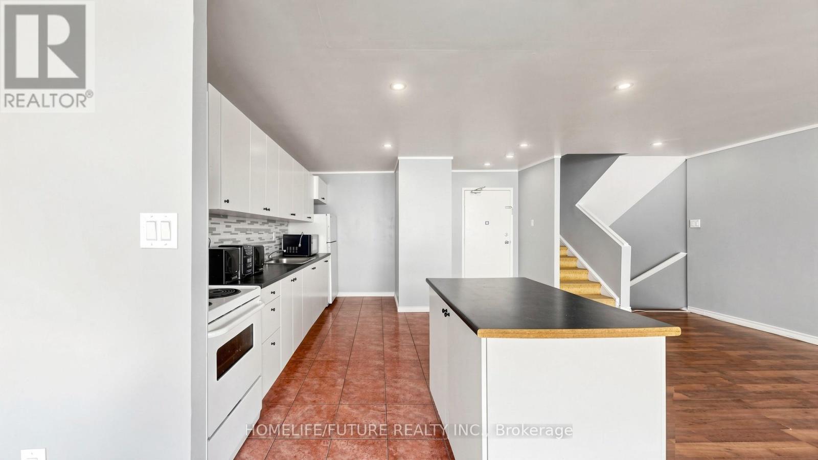 204 - 4060 Lawrence Avenue E Property Photo 14