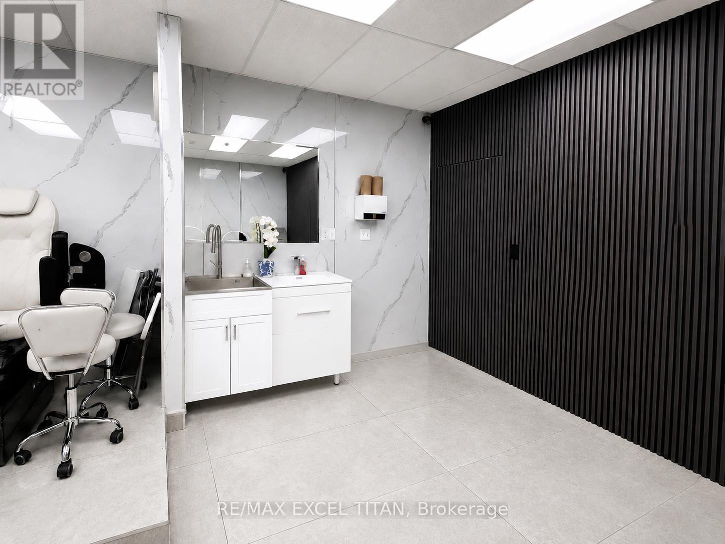 954 Danforth Avenue Property Photo 8