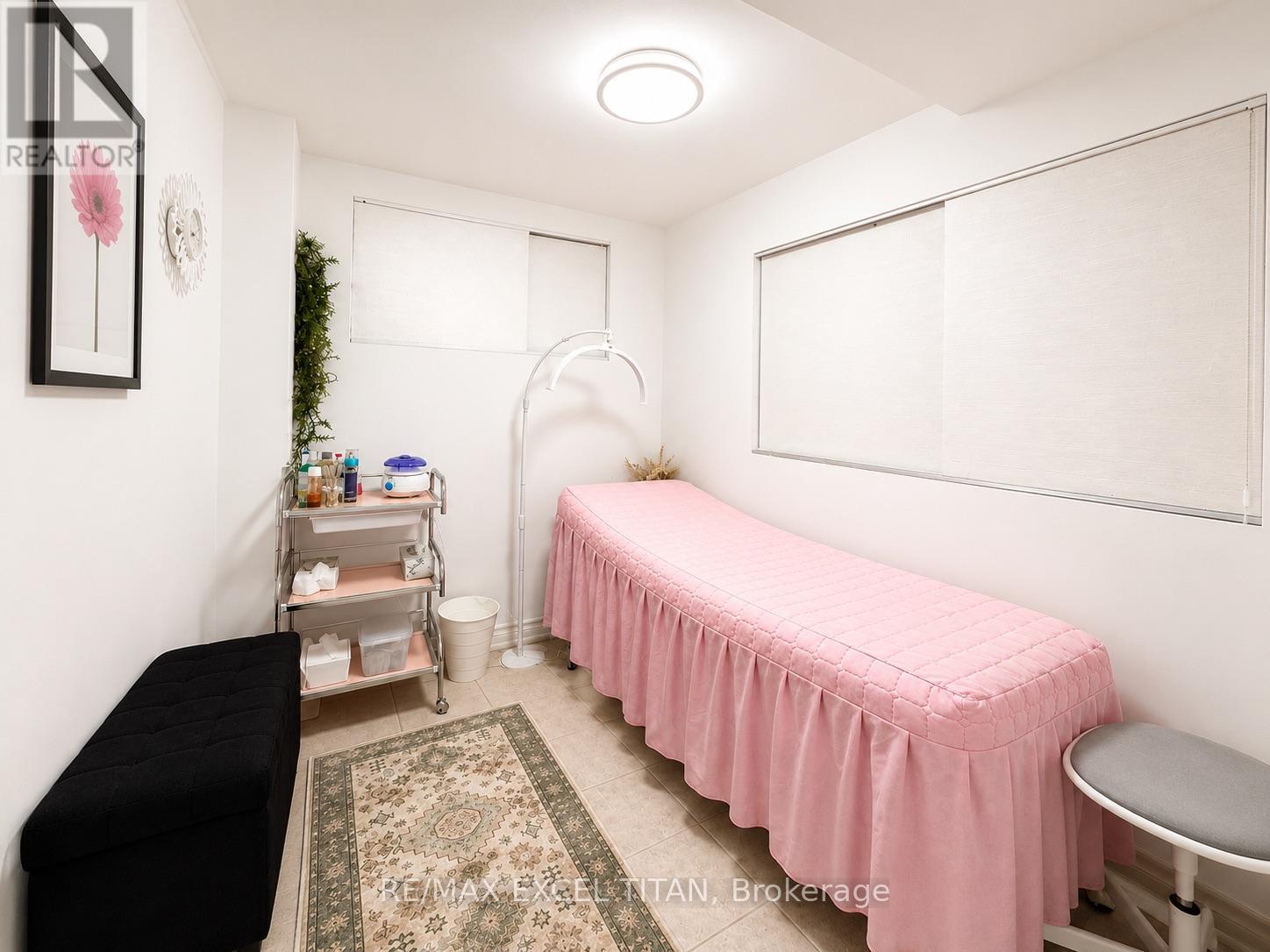 954 Danforth Avenue Property Photo 9
