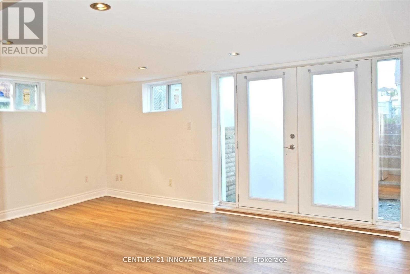 Bsmt Studio Space - 985 Victoria Park Avenue Property Photo 2