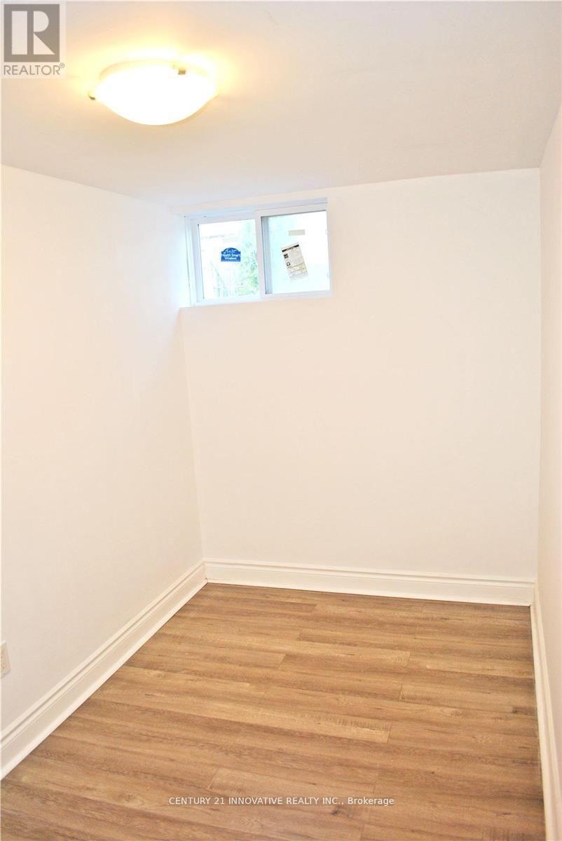 Bsmt Studio Space - 985 Victoria Park Avenue Property Photo 5