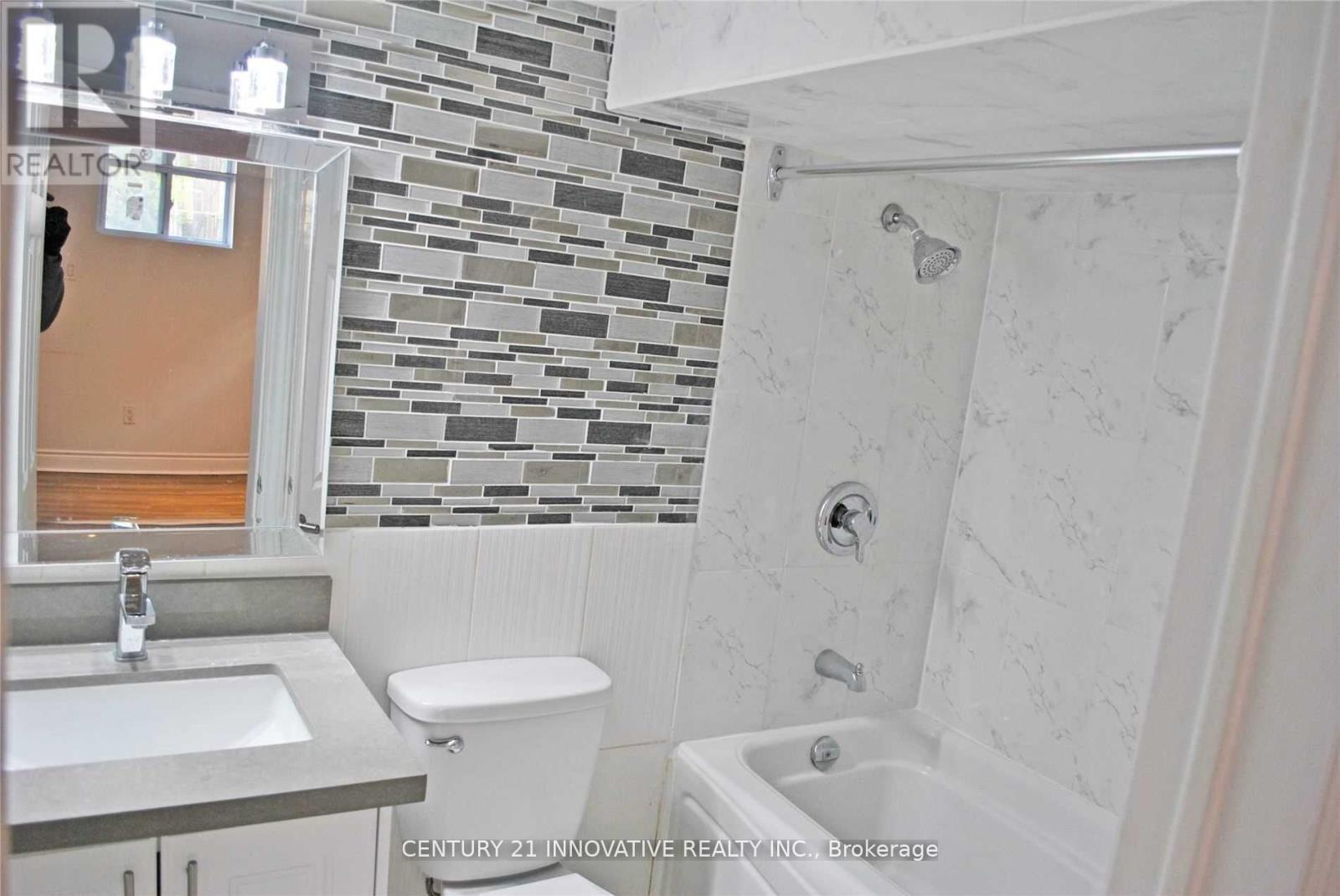 Bsmt Studio Space - 985 Victoria Park Avenue Property Photo 7