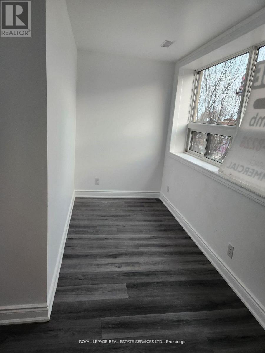 201 - 2820 Danforth Avenue Property Photo 8