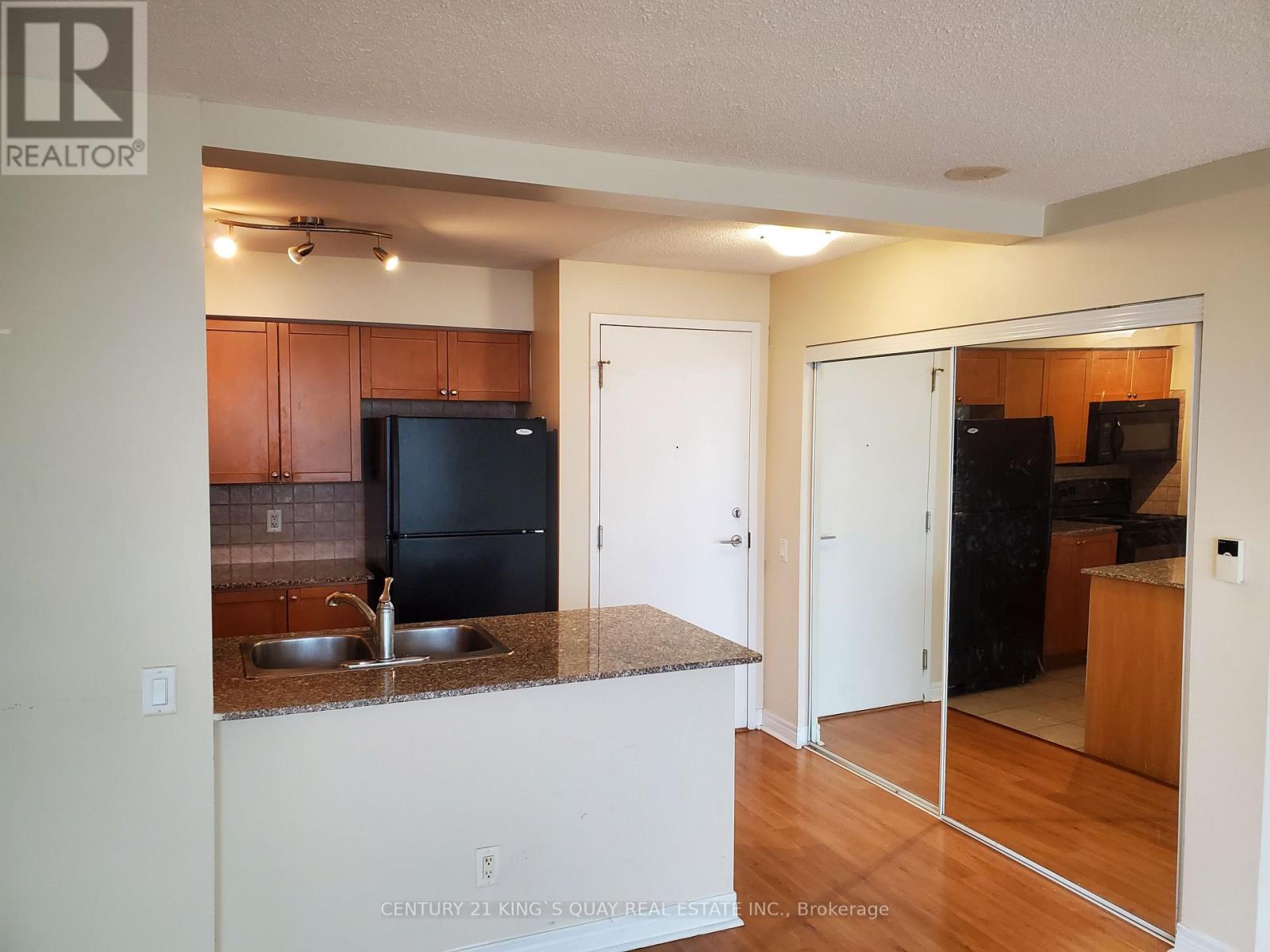 1405 - 83 Borough Drive Property Photo 6