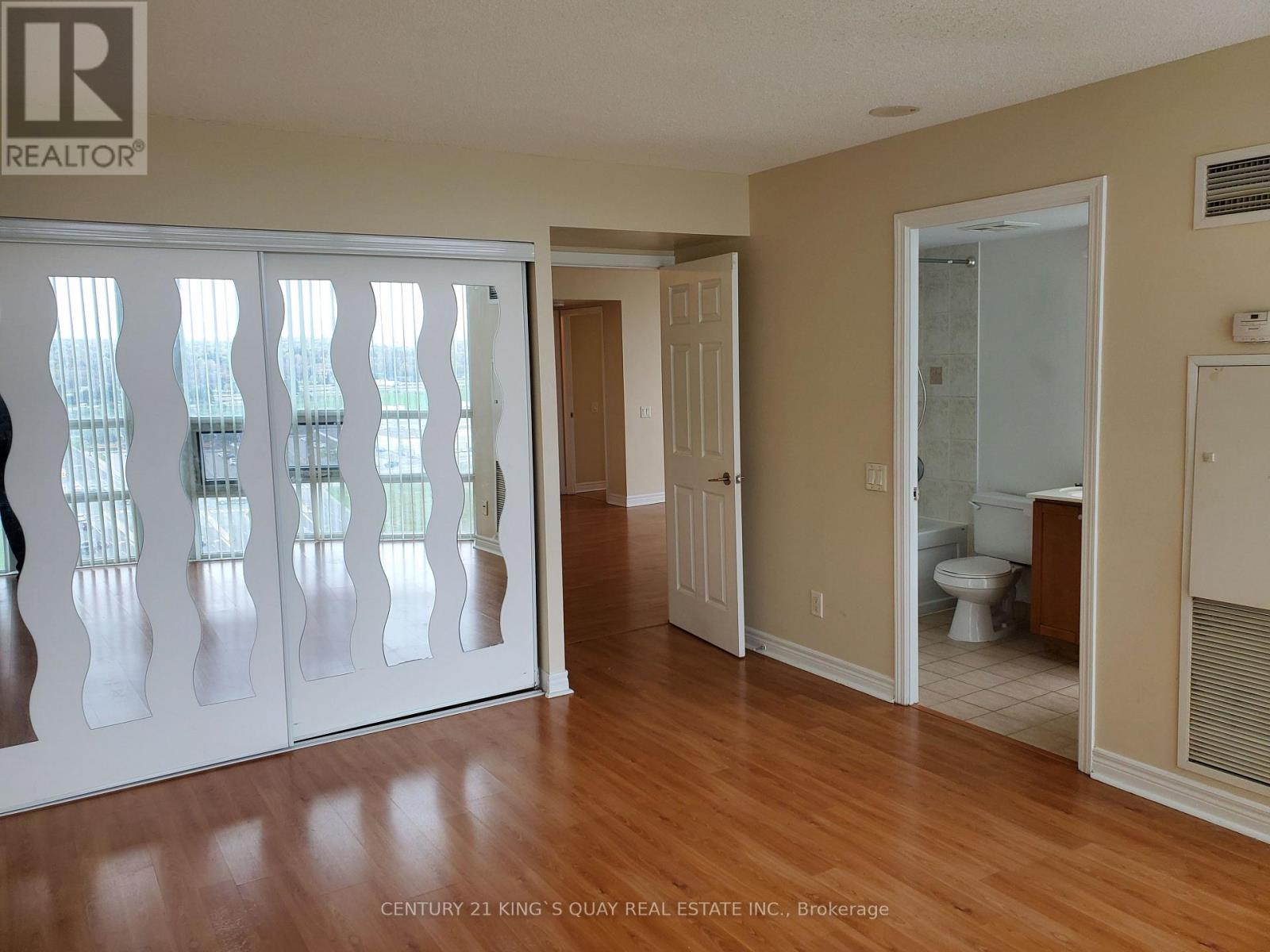 1405 - 83 Borough Drive Property Photo 9