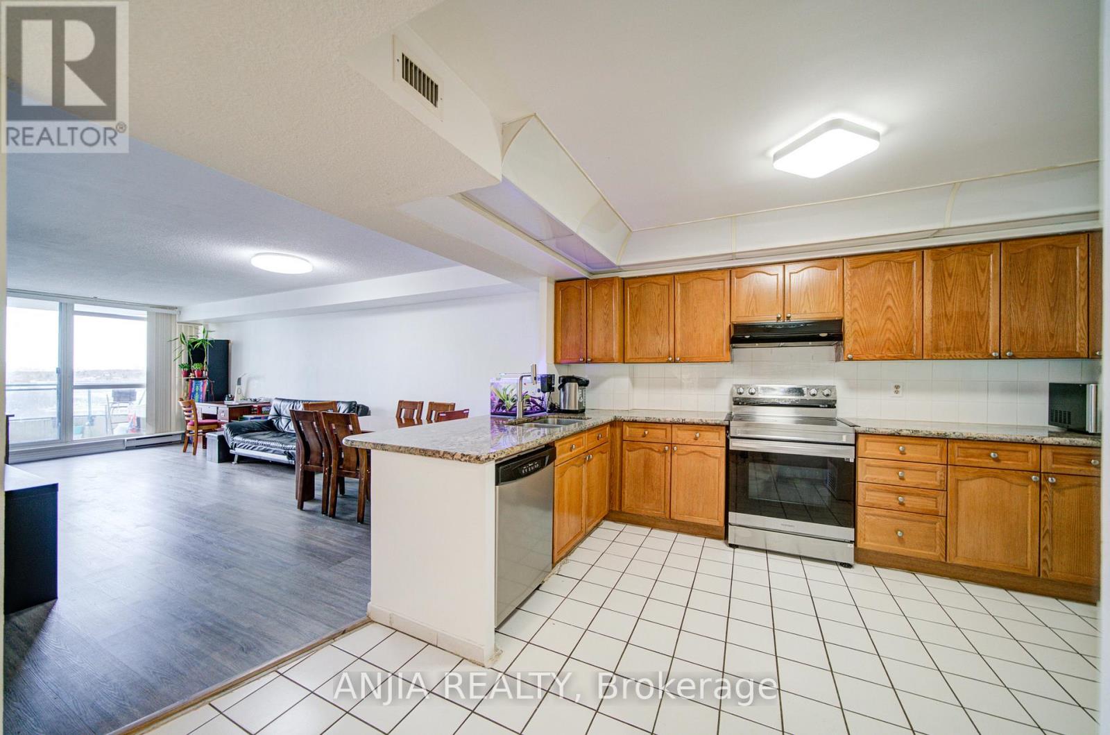 1208 - 4727 Sheppard Avenue E Property Photo 8