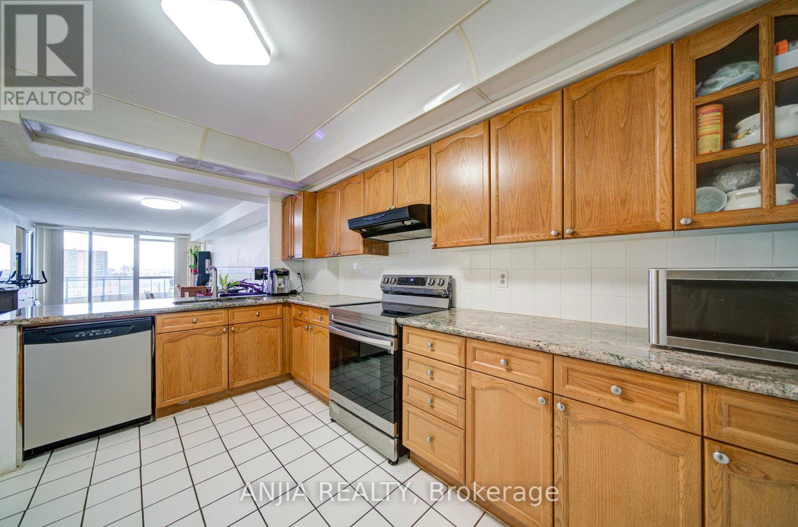 1208 - 4727 Sheppard Avenue E Property Photo 11